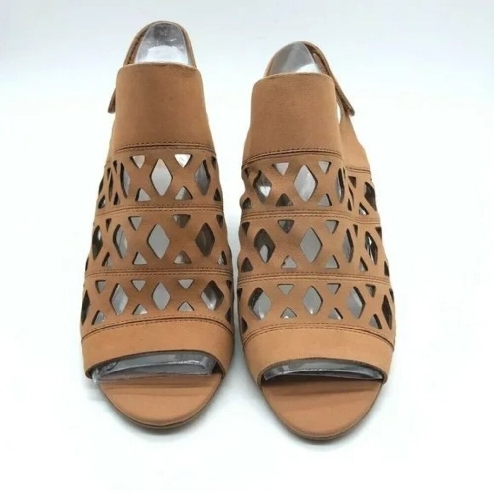 Vince Camuto Deverly Beige Cut Out Nubuck Leather Sandals - Picture 3 of 6
